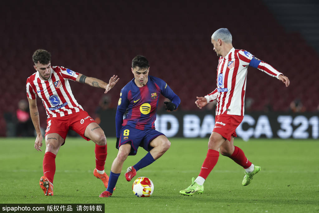 西甲争冠关键战役：巴塞罗那与皇家马德里迎来决定性周末